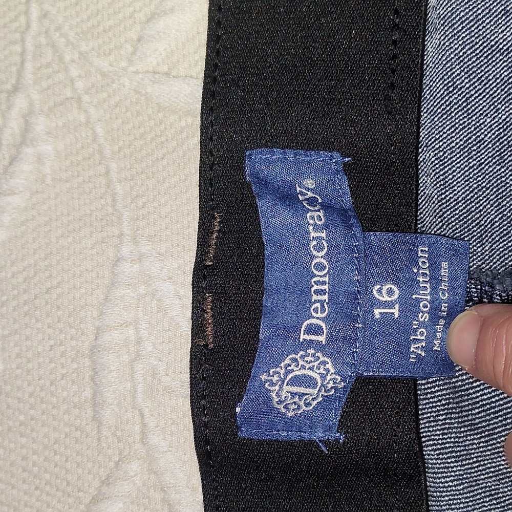 Democracy "Ab" Solution Jeans - Picture 9 of 10